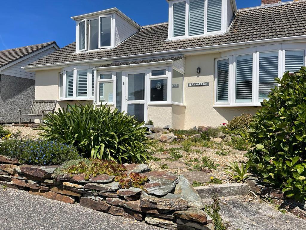 Baywatch Mawgan Porth Spacious Home Sleeps 9, Games Room, Parking & Garden Exterior foto